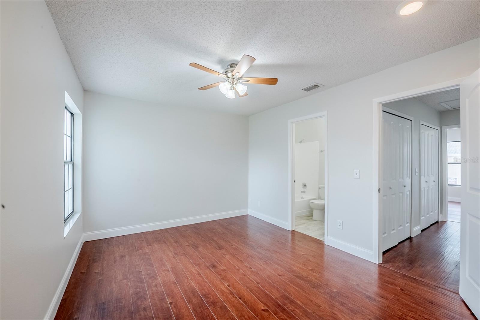Image 11 of 19 For 609 Casa Park Court N