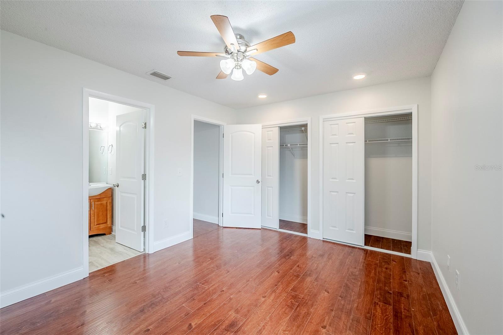 Image 12 of 19 For 609 Casa Park Court N