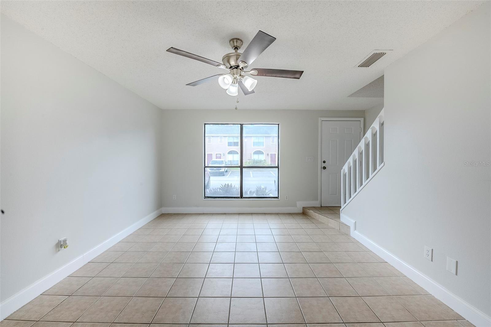 Image 2 of 19 For 609 Casa Park Court N