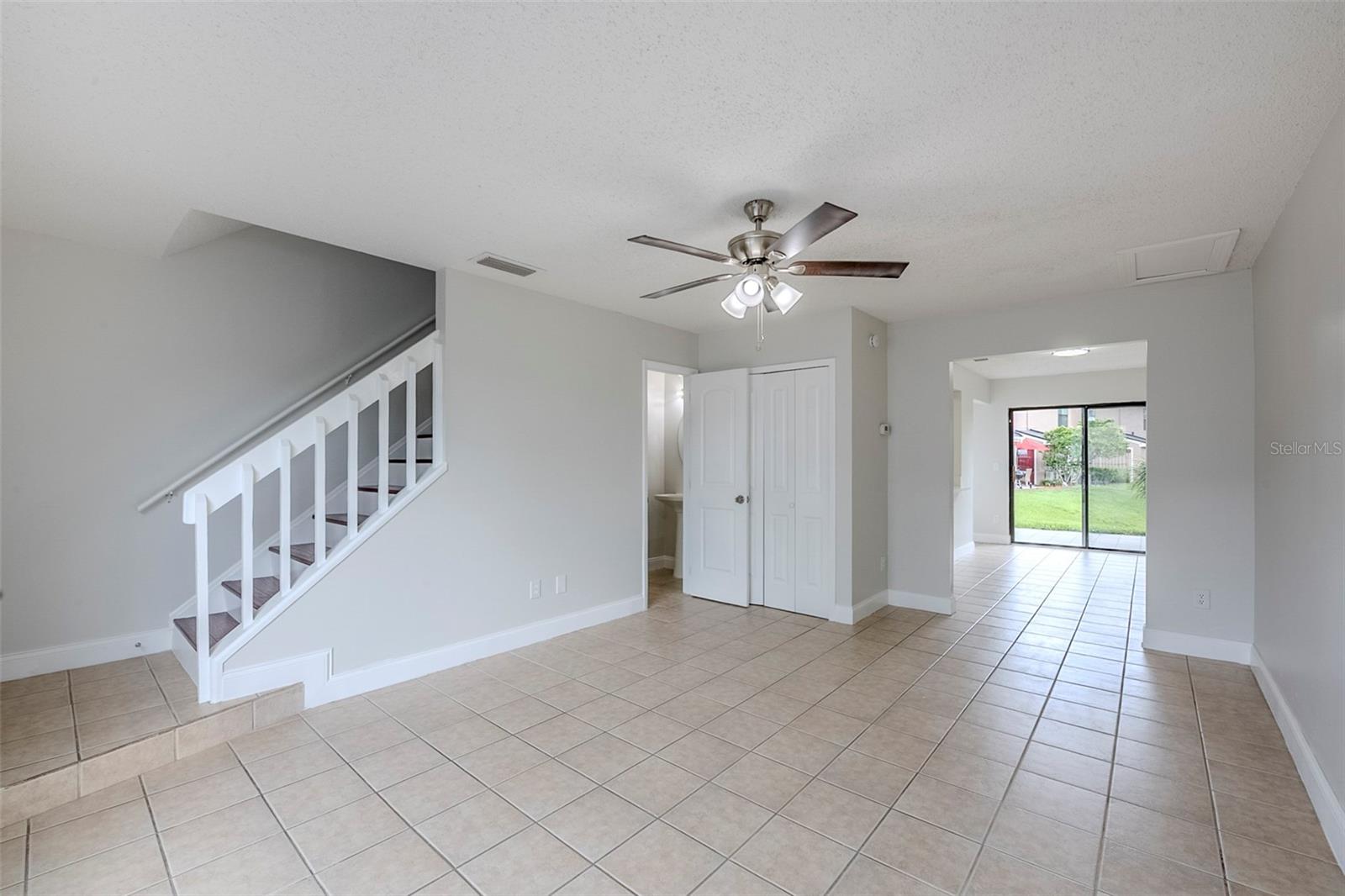 Image 3 of 19 For 609 Casa Park Court N