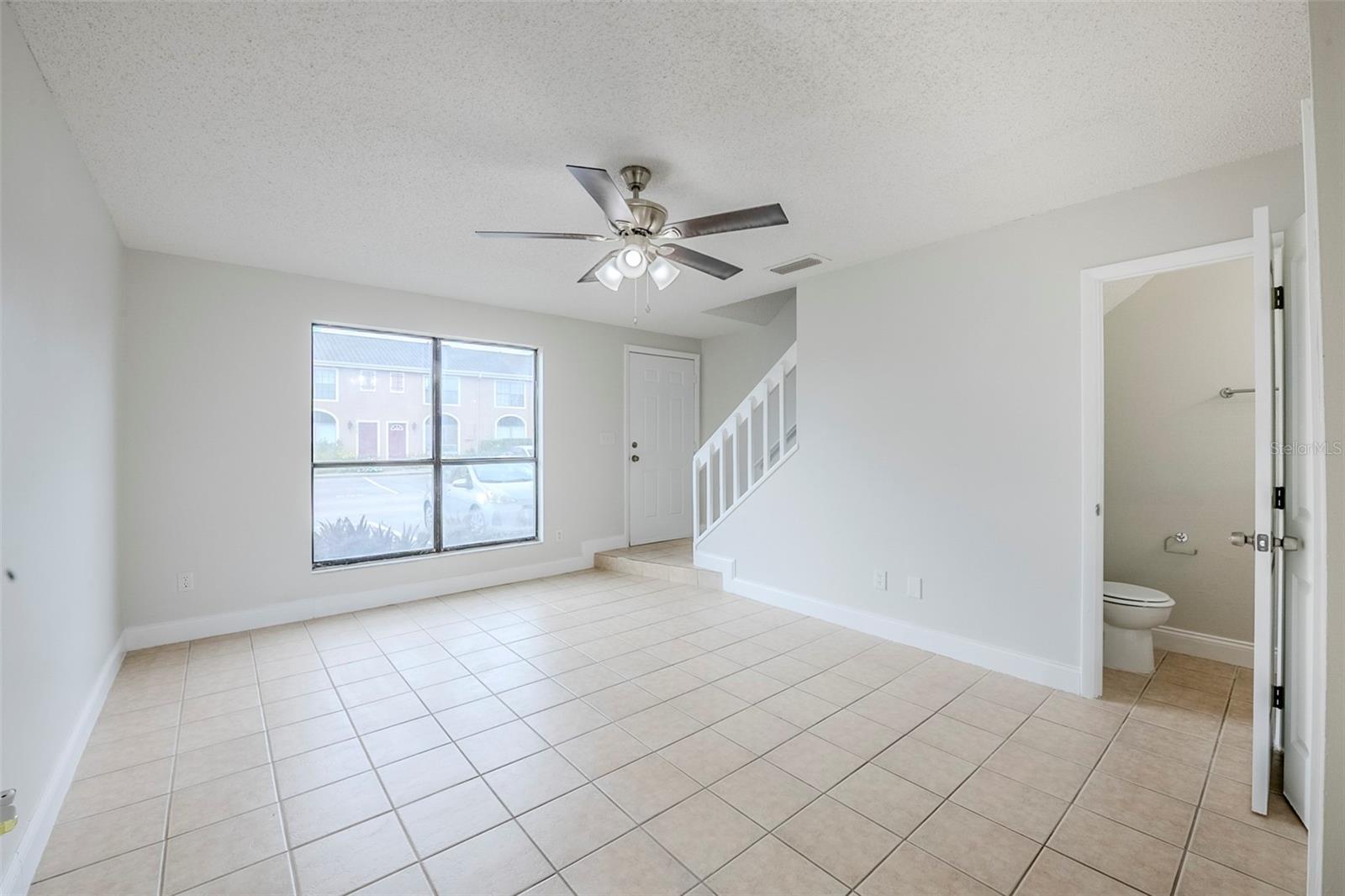 Image 4 of 19 For 609 Casa Park Court N