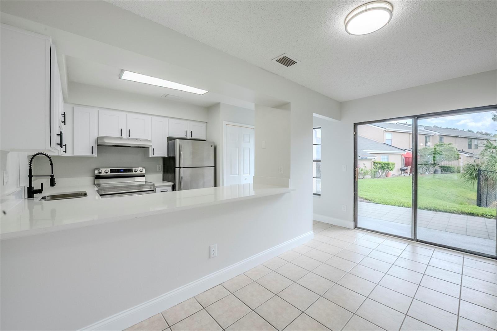 Image 5 of 19 For 609 Casa Park Court N