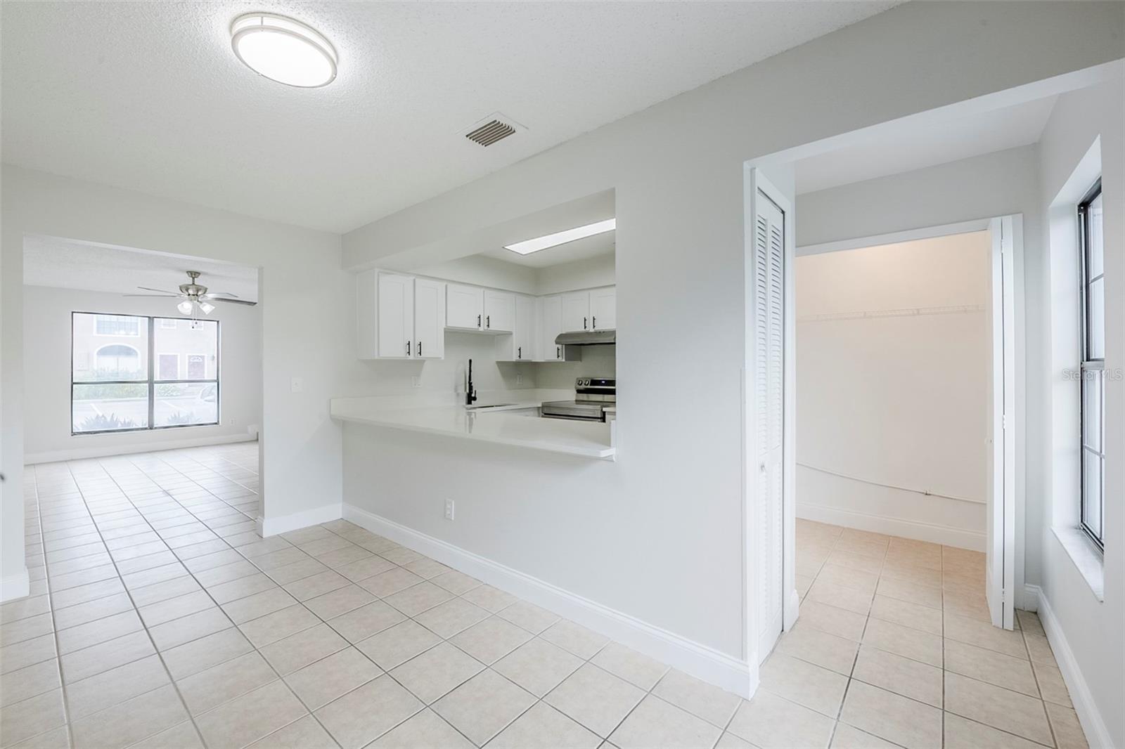 Image 6 of 19 For 609 Casa Park Court N