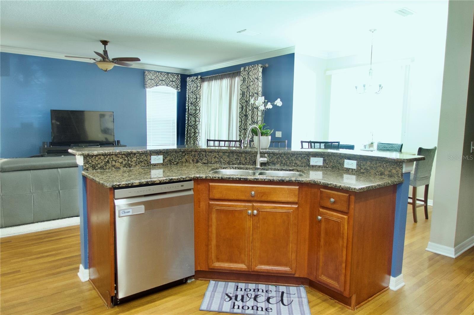 Image 12 of 41 For 18439 Red Willow Way