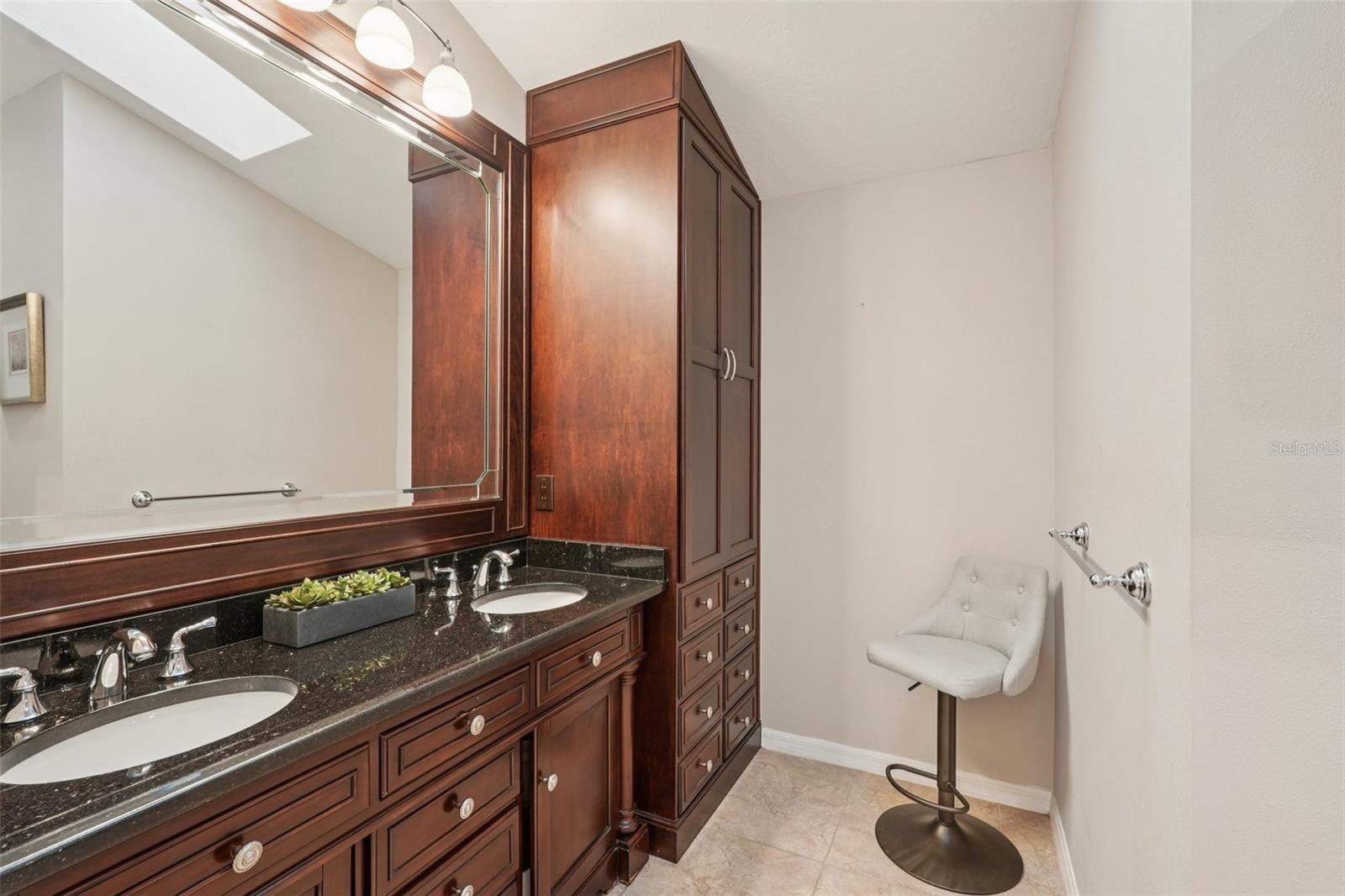 Image 22 of 32 For 3854 Lyndhurst Court