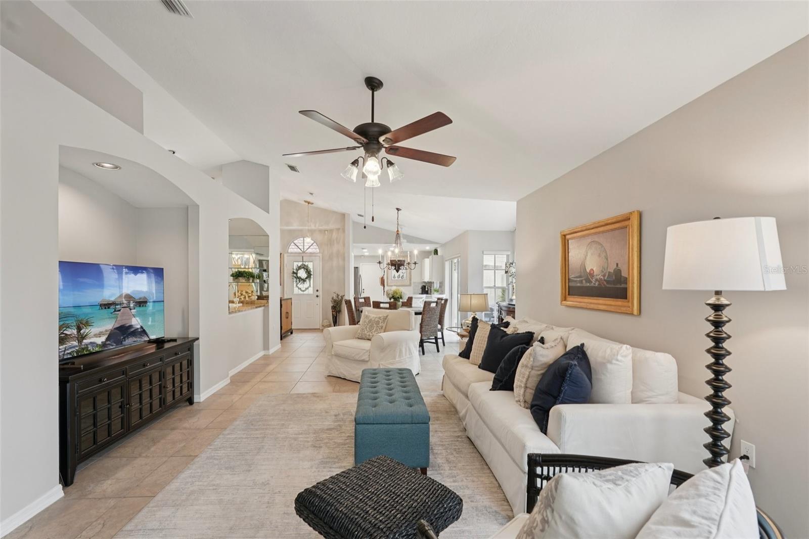 Image 4 of 32 For 3854 Lyndhurst Court