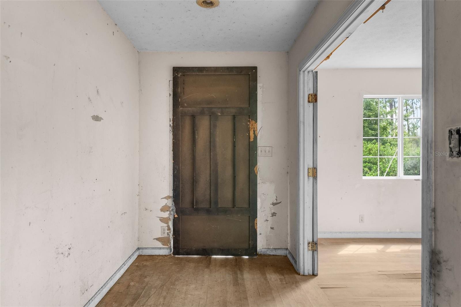 Image 4 of 28 For 10909 Cowels Road