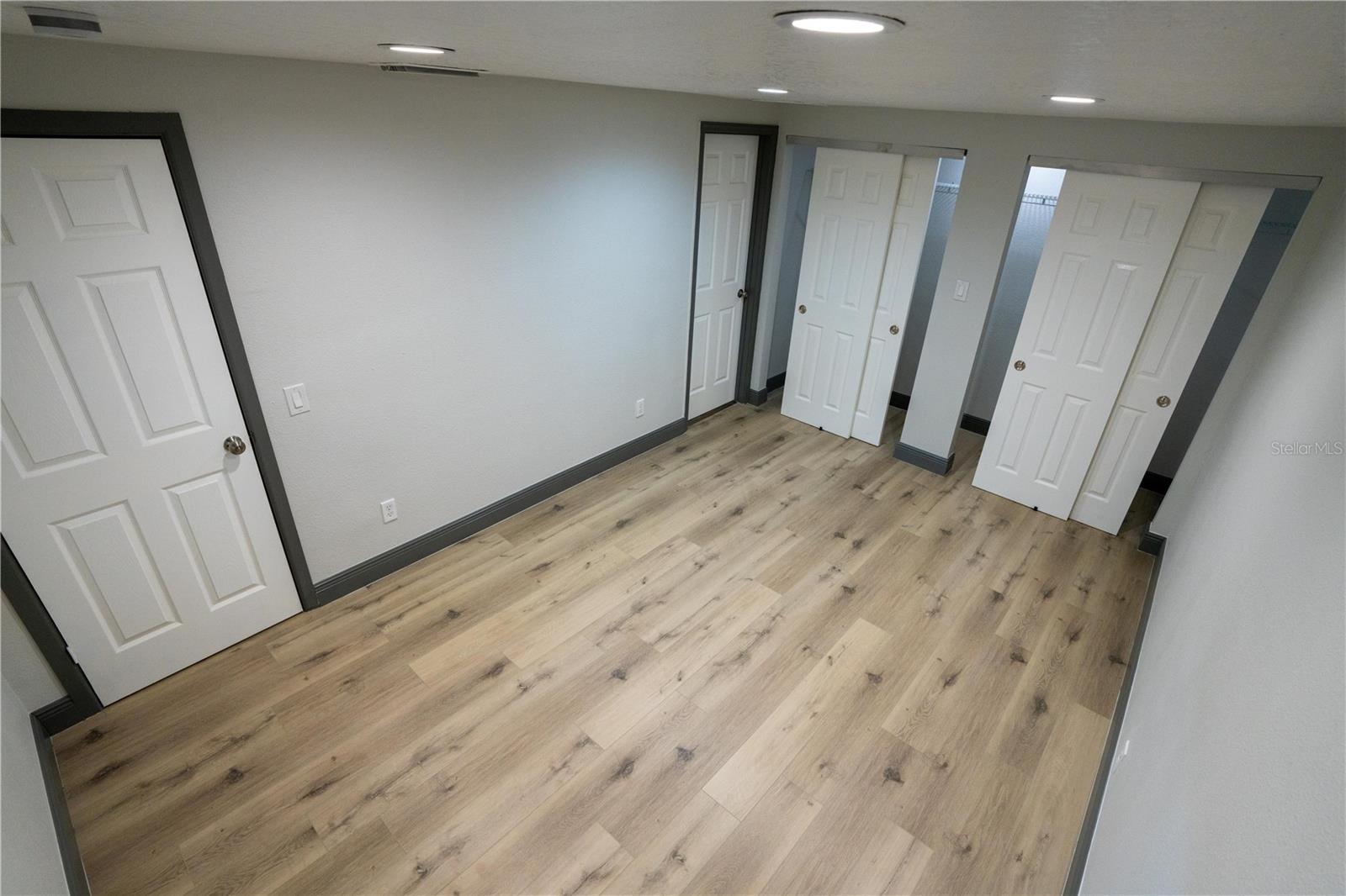 Listing photo id 20 for 2908 Edenwood Street