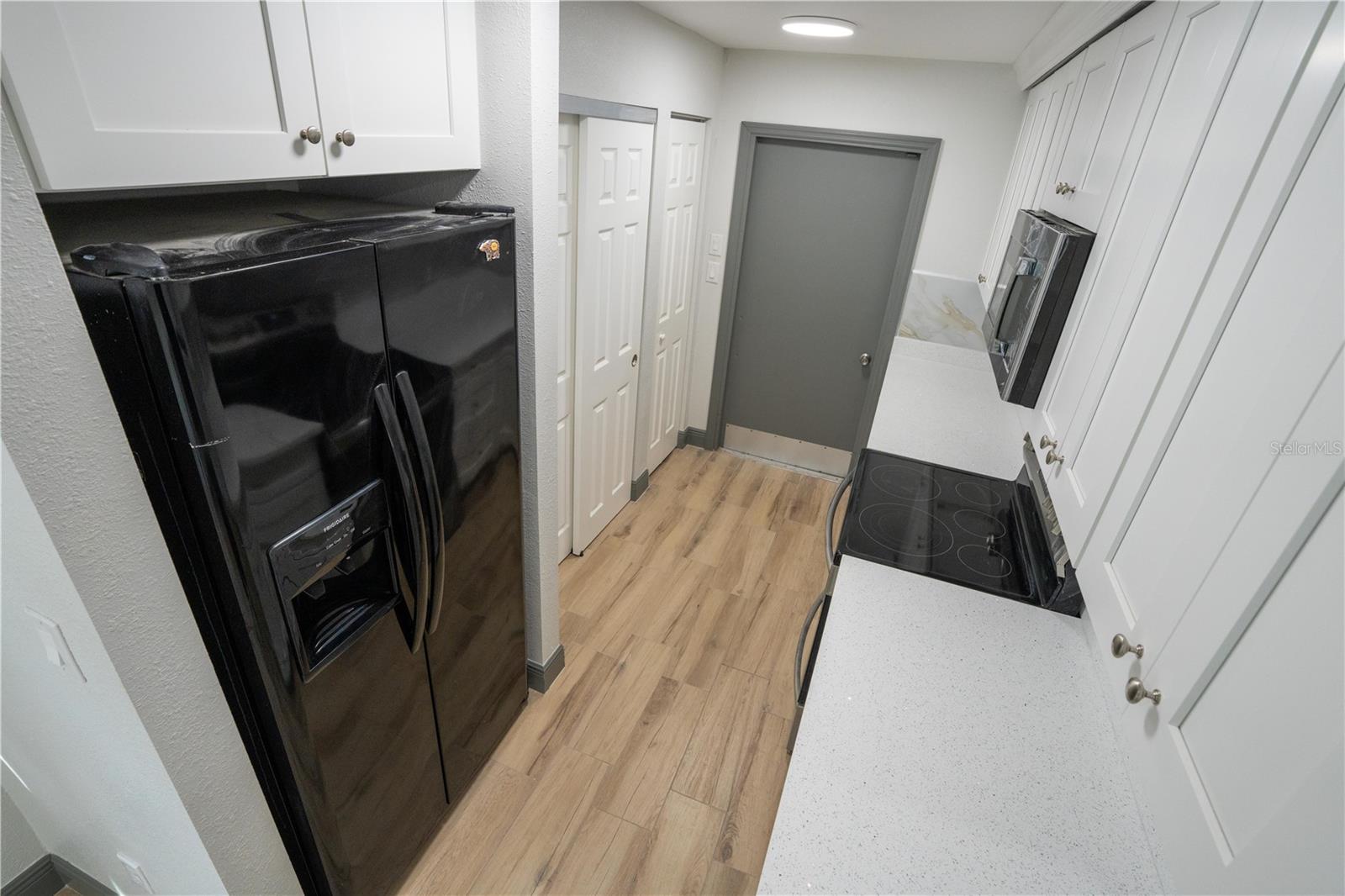 Listing photo id 24 for 2908 Edenwood Street