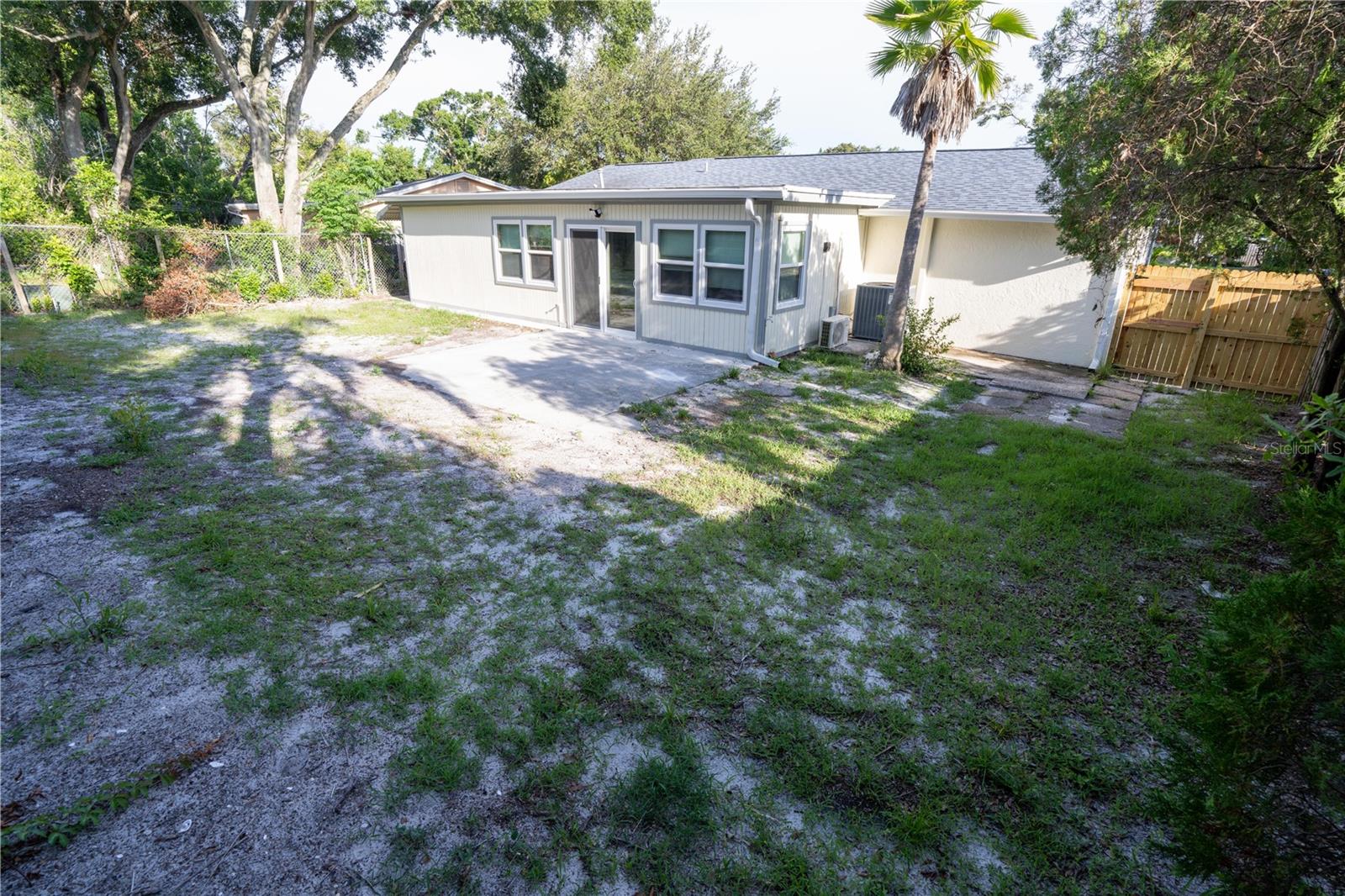Listing photo id 26 for 2908 Edenwood Street