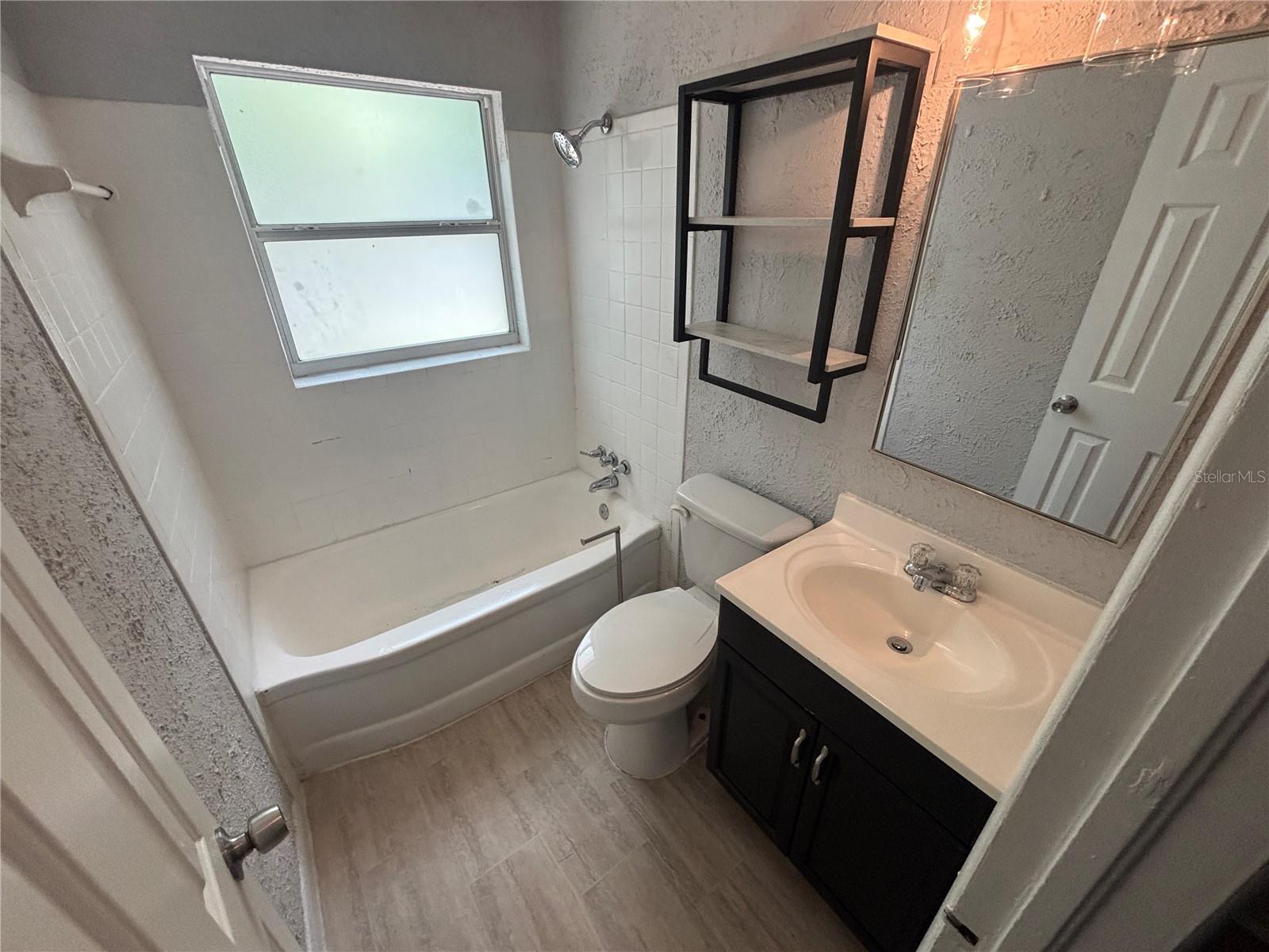 Image 10 of 14 For 39205 Park Drive