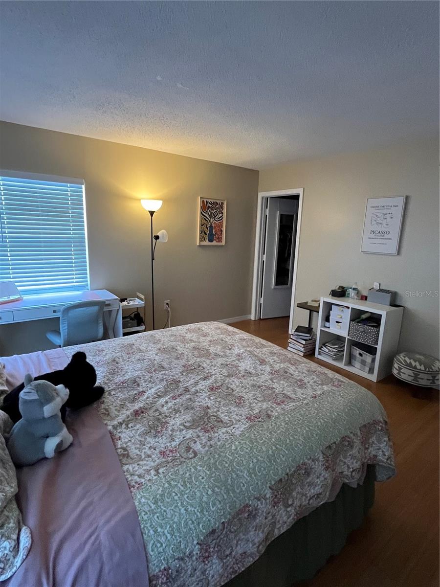 Image 13 of 14 For 6980 Avenue Des Palais  2