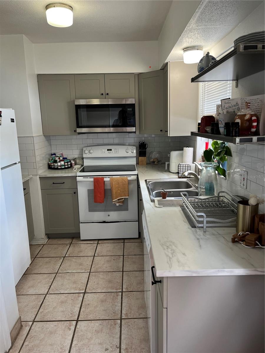 Image 7 of 14 For 6980 Avenue Des Palais  2