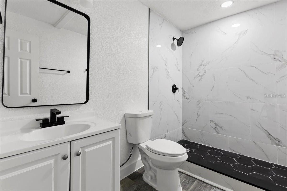 Image 17 of 21 For 4112 E Ellicott St