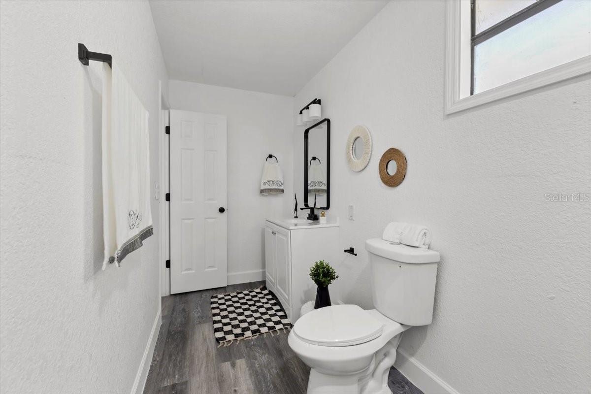 Image 19 of 21 For 4112 E Ellicott St