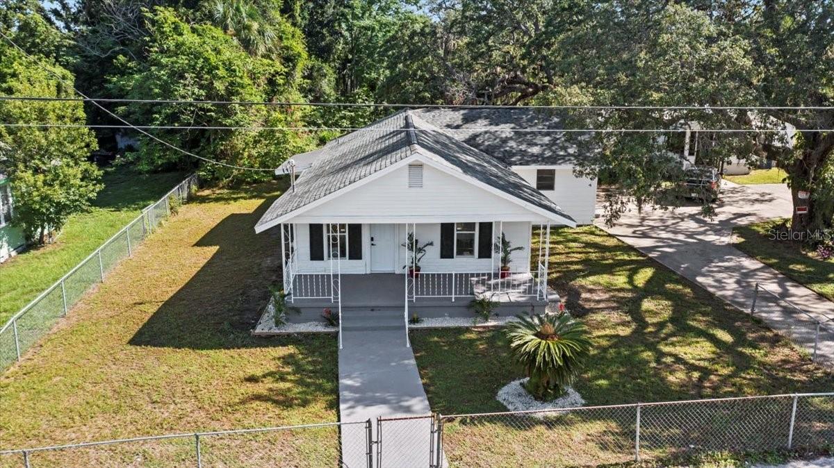 Image 2 of 21 For 4112 E Ellicott St