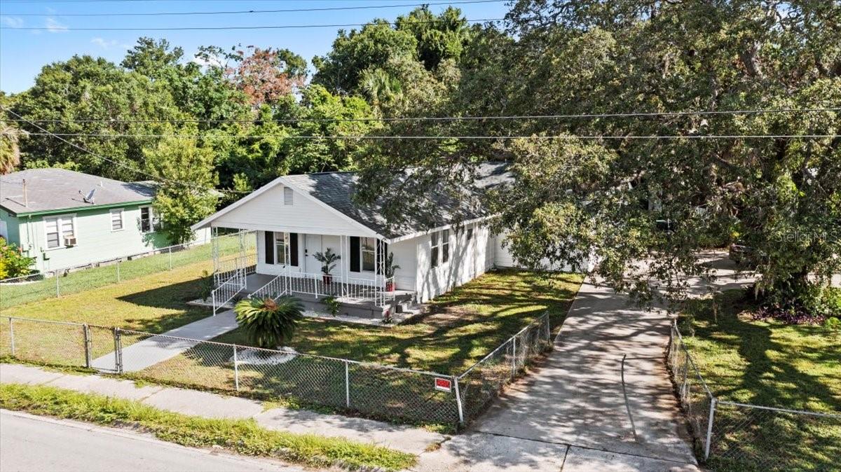 Image 3 of 21 For 4112 E Ellicott St