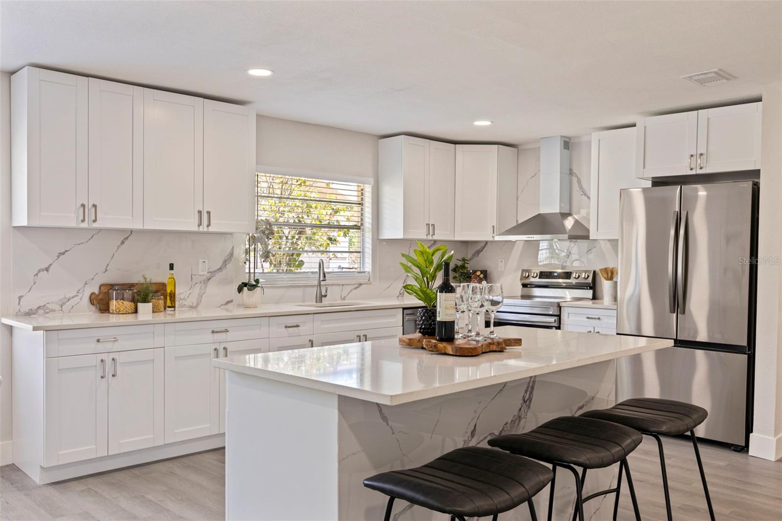 Image 10 of 49 For 834 Riverside Drive
