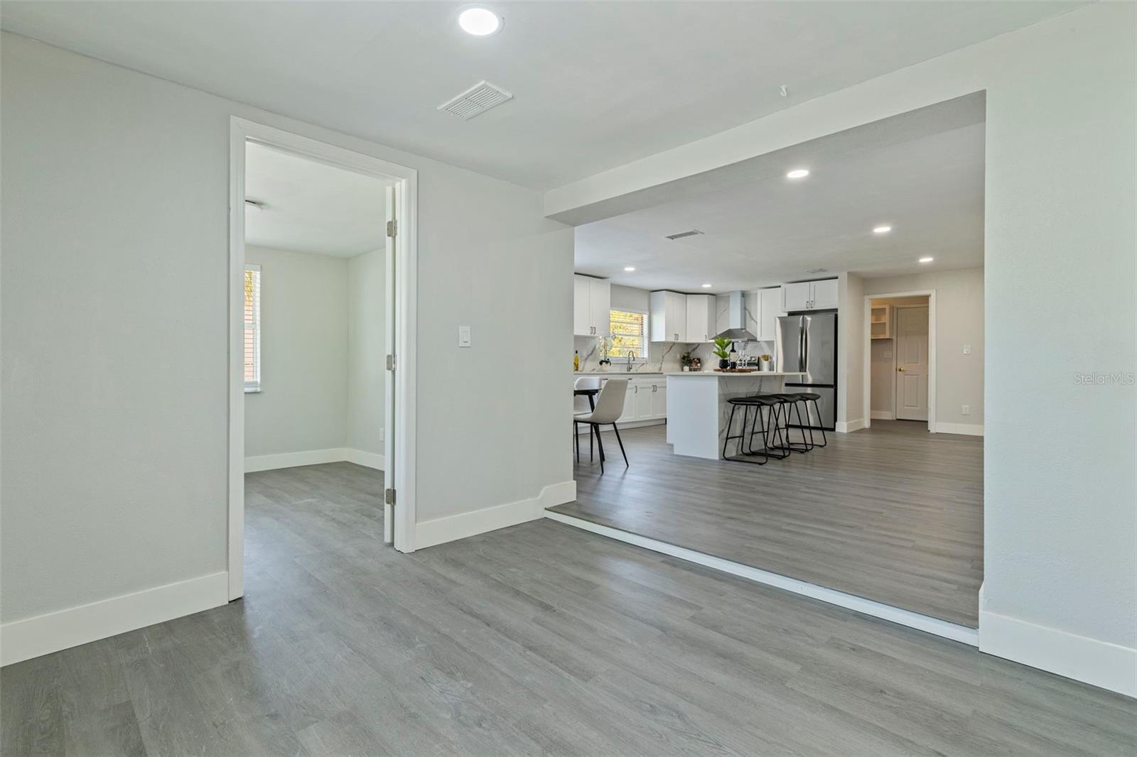 Image 18 of 49 For 834 Riverside Drive