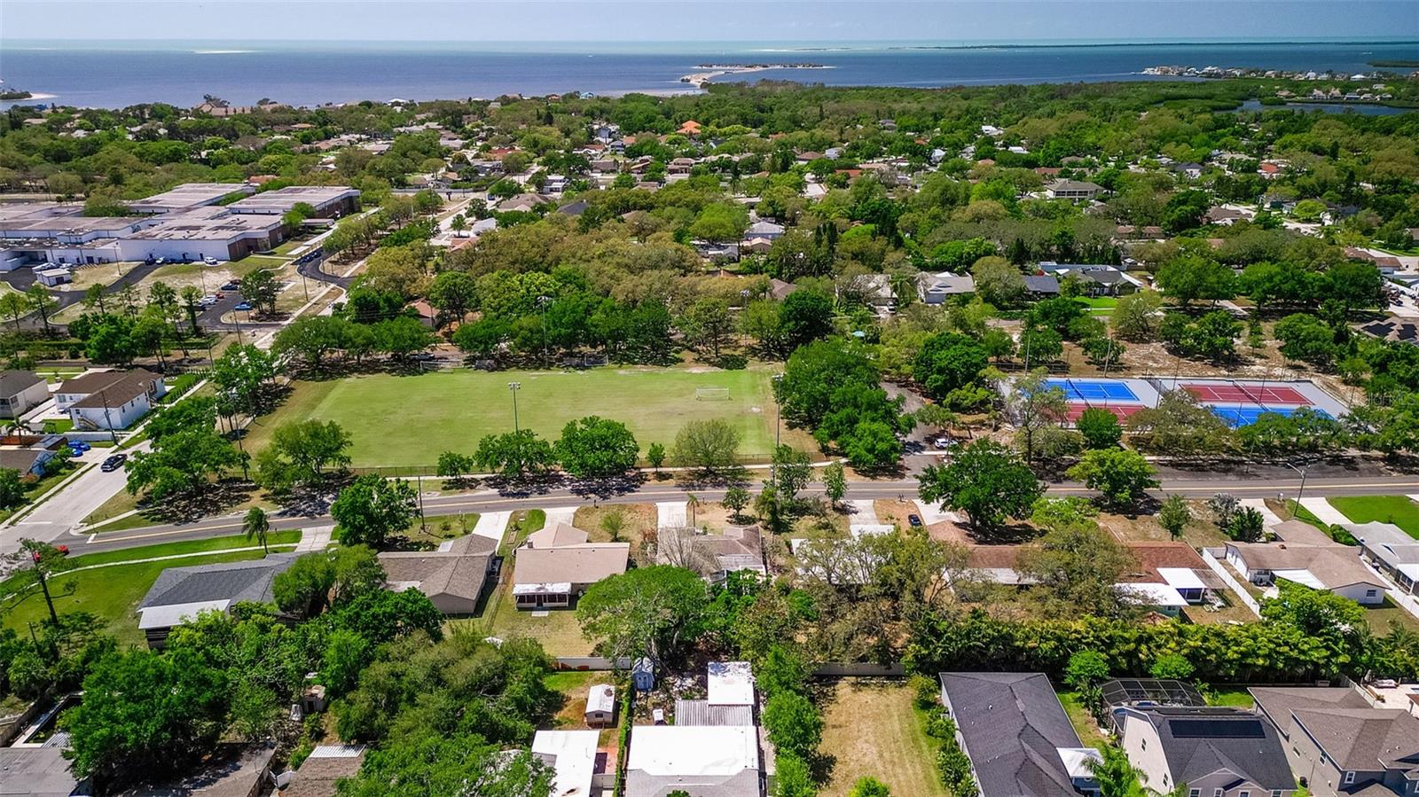 Image 42 of 49 For 834 Riverside Drive