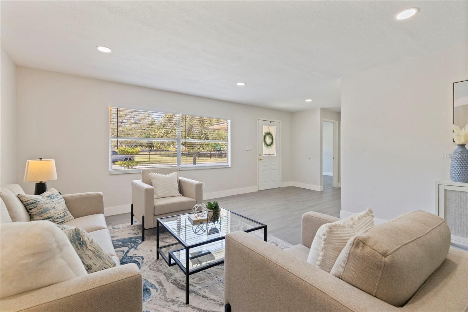 Image 7 of 49 For 834 Riverside Drive