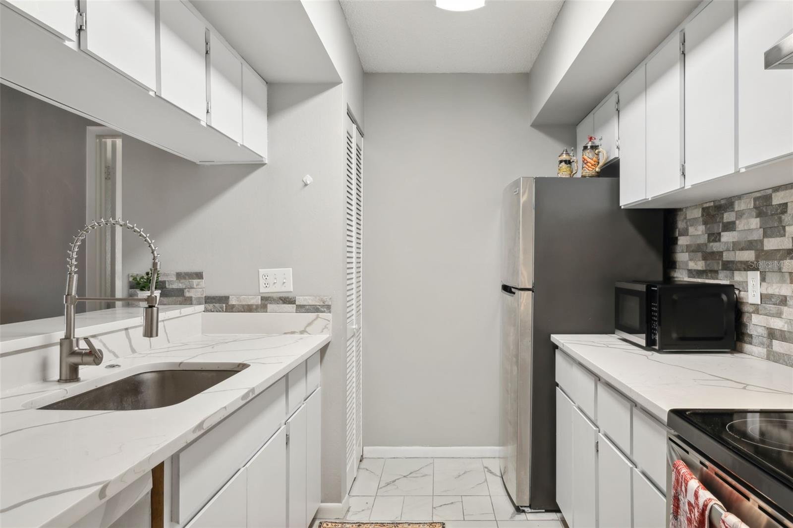Image 10 of 29 For 13608 Village Drive 6203