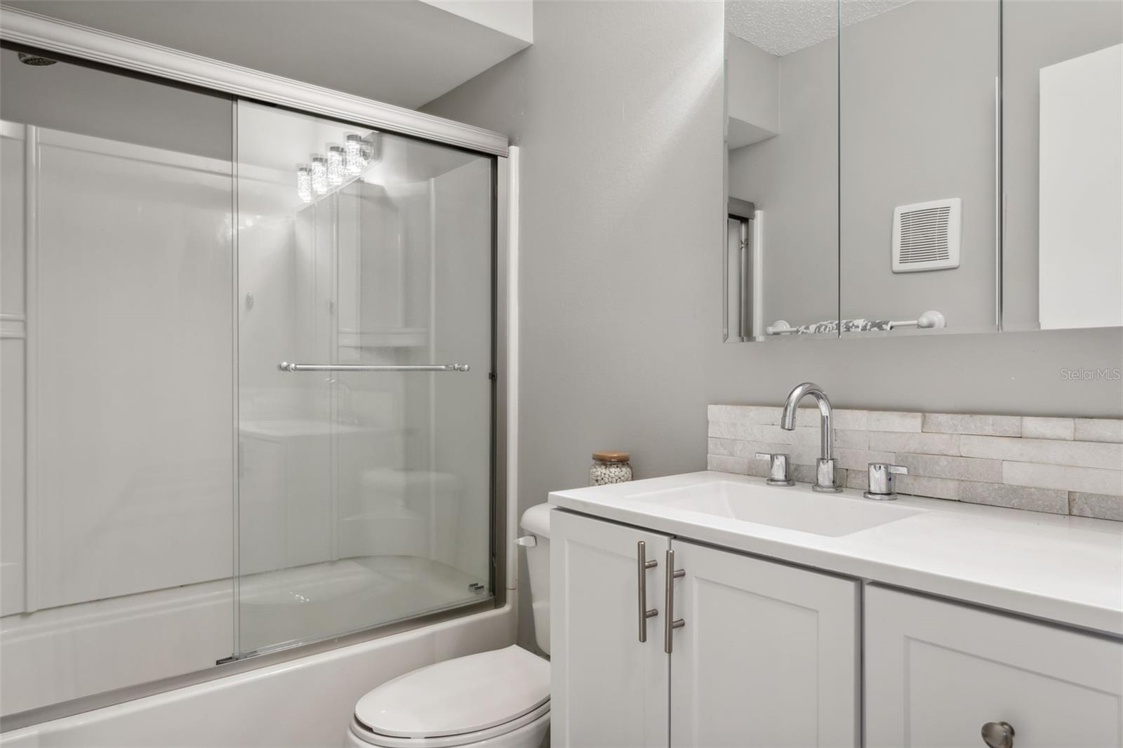 Image 13 of 29 For 13608 Village Drive 6203