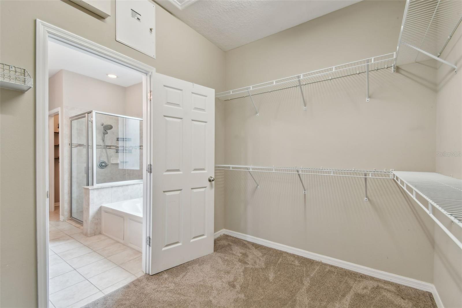 Image 38 of 95 For 3530 Brook Crossing Drive