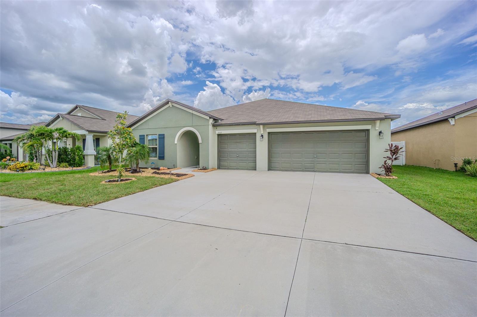 Details for 13527 Willow Bluestar Loop, RIVERVIEW, FL 33579