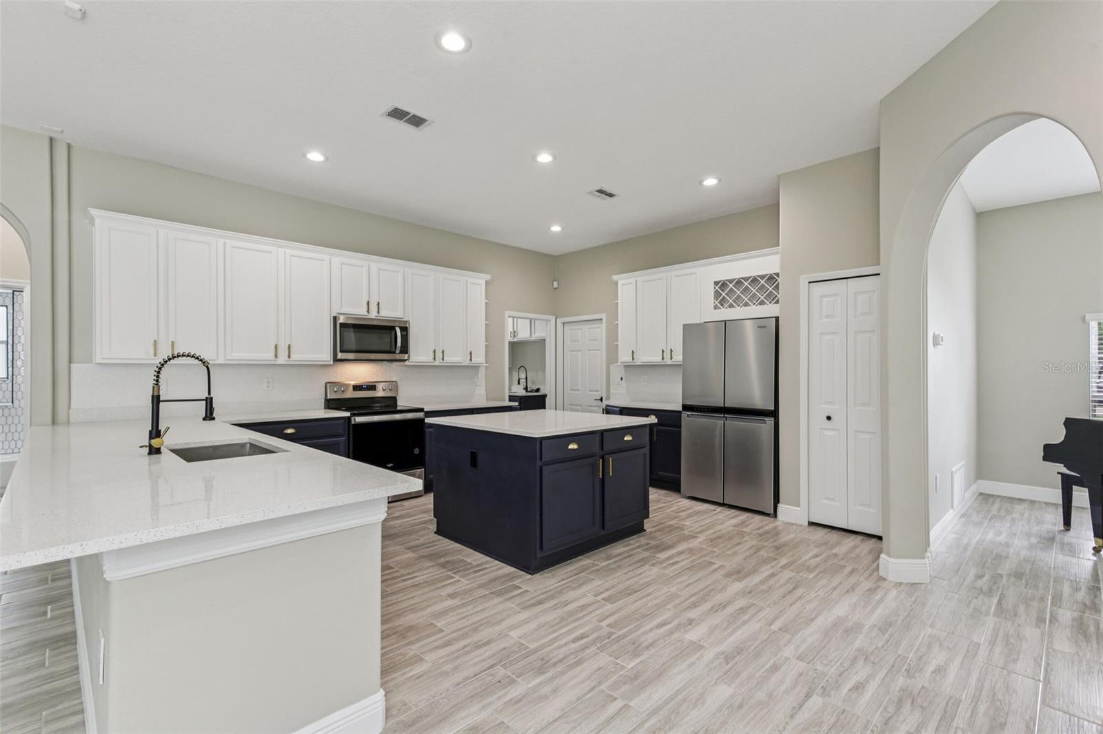Image 8 of 34 For 2275 Ardenwood Drive