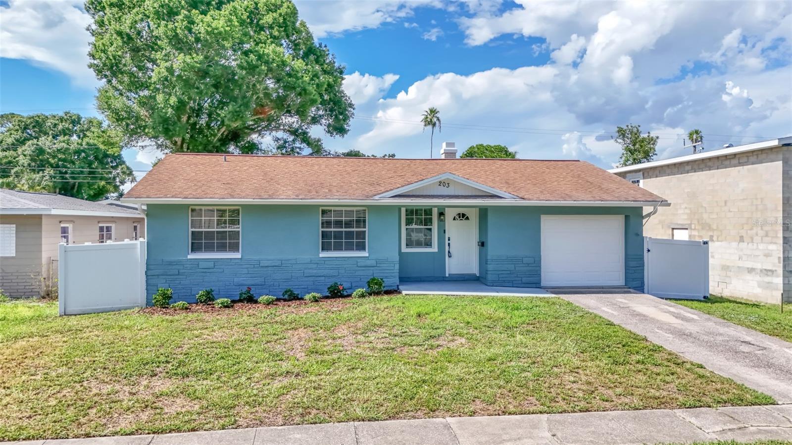 Image 3 of 34 For 203 80th Avenue N