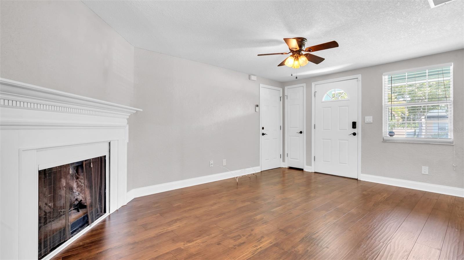 Image 5 of 34 For 203 80th Avenue N