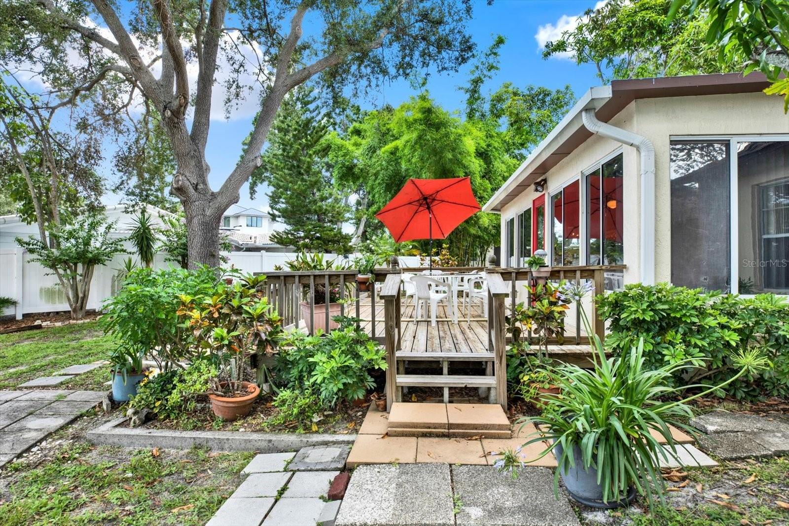 Image 11 of 50 For 10732 Drummond Road