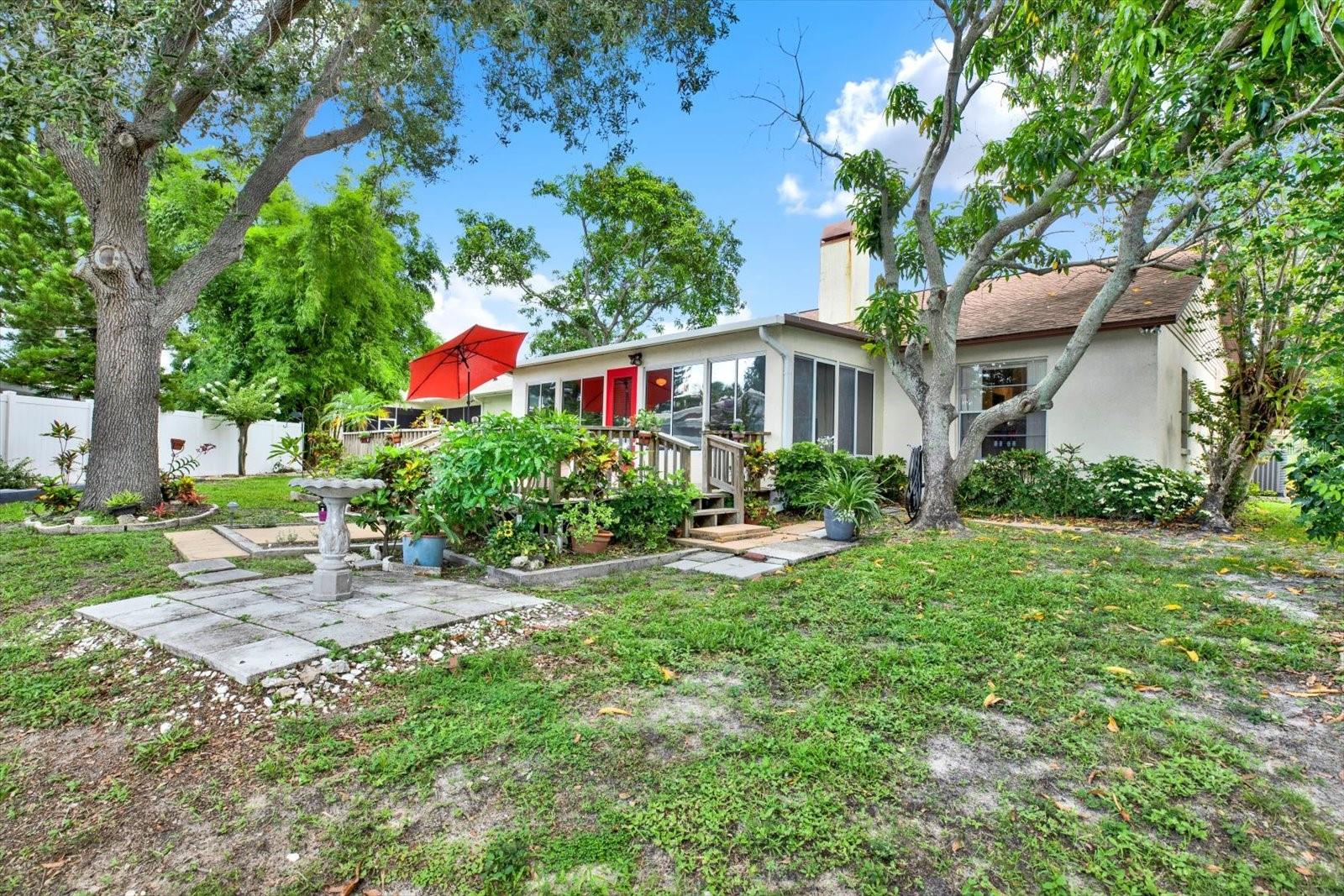 Image 14 of 50 For 10732 Drummond Road
