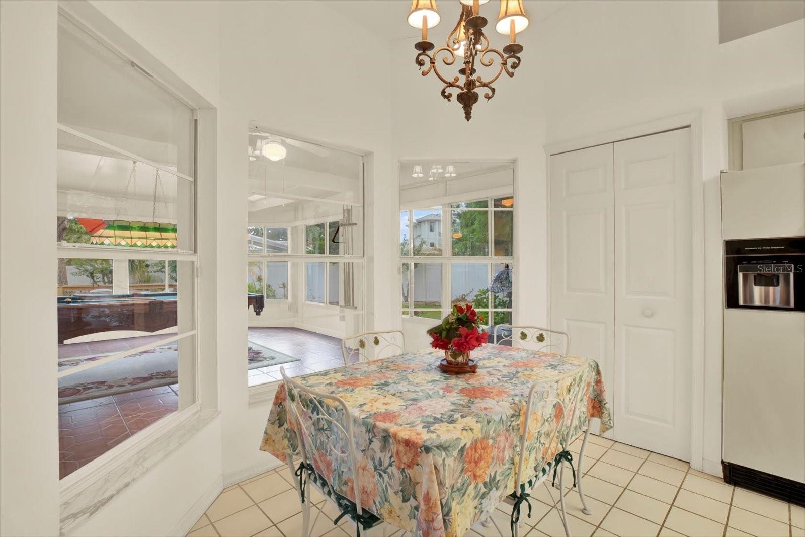 Image 22 of 50 For 10732 Drummond Road
