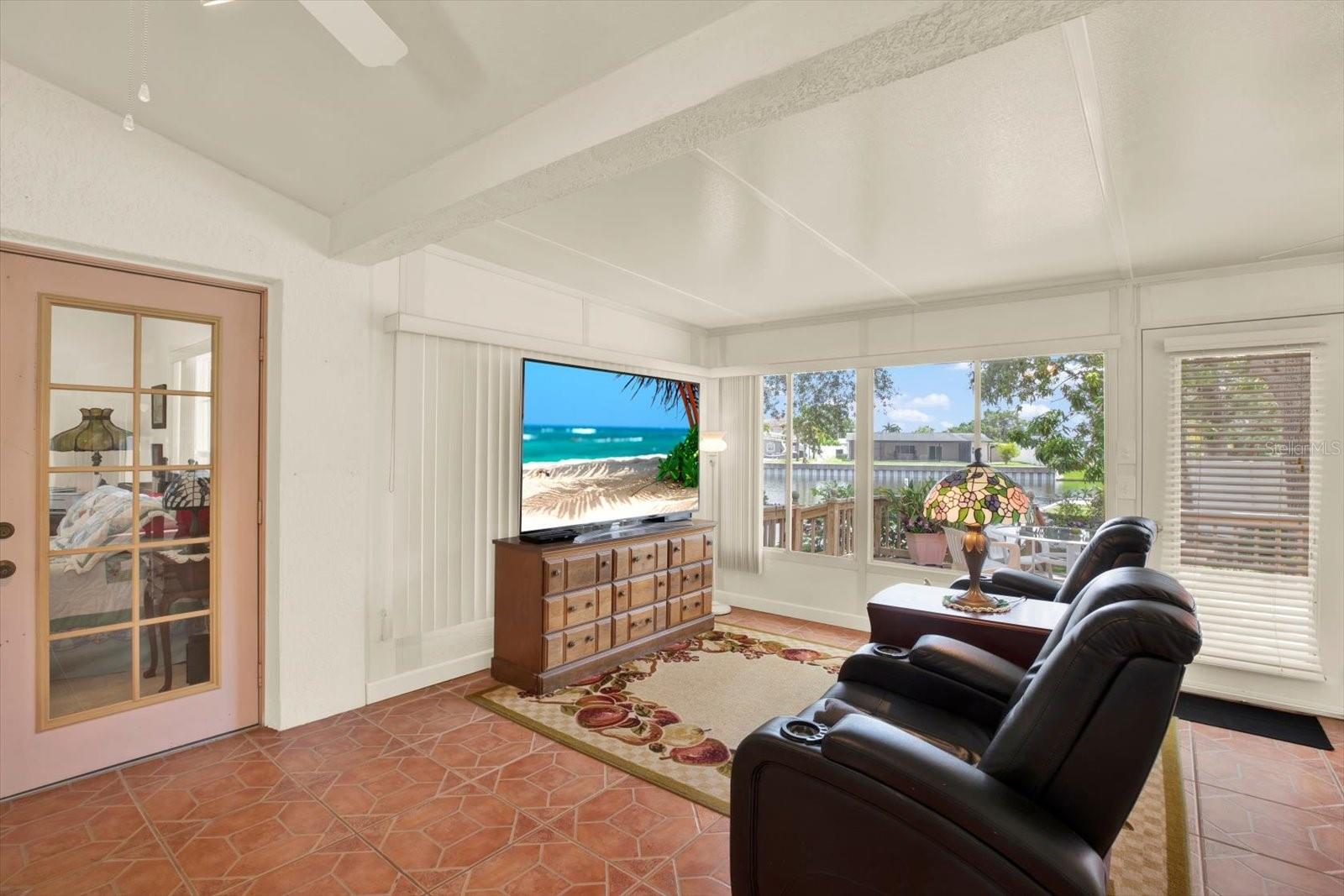 Image 42 of 50 For 10732 Drummond Road