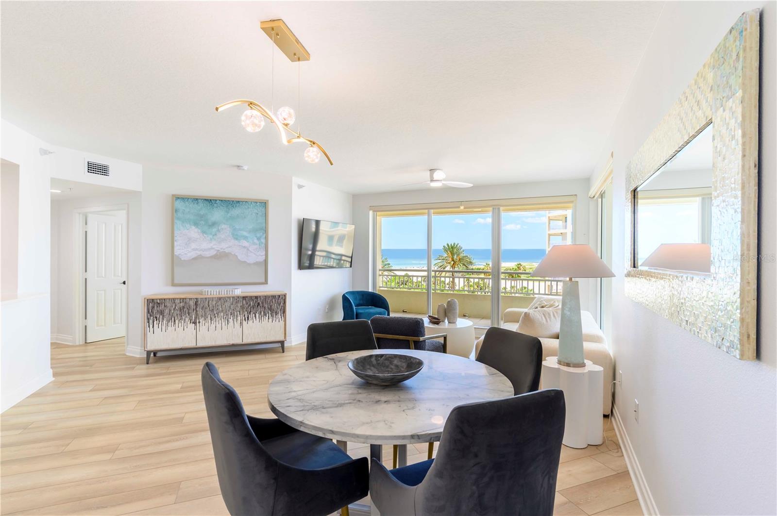 Image 3 of 38 For 1180 Gulf Boulevard 504