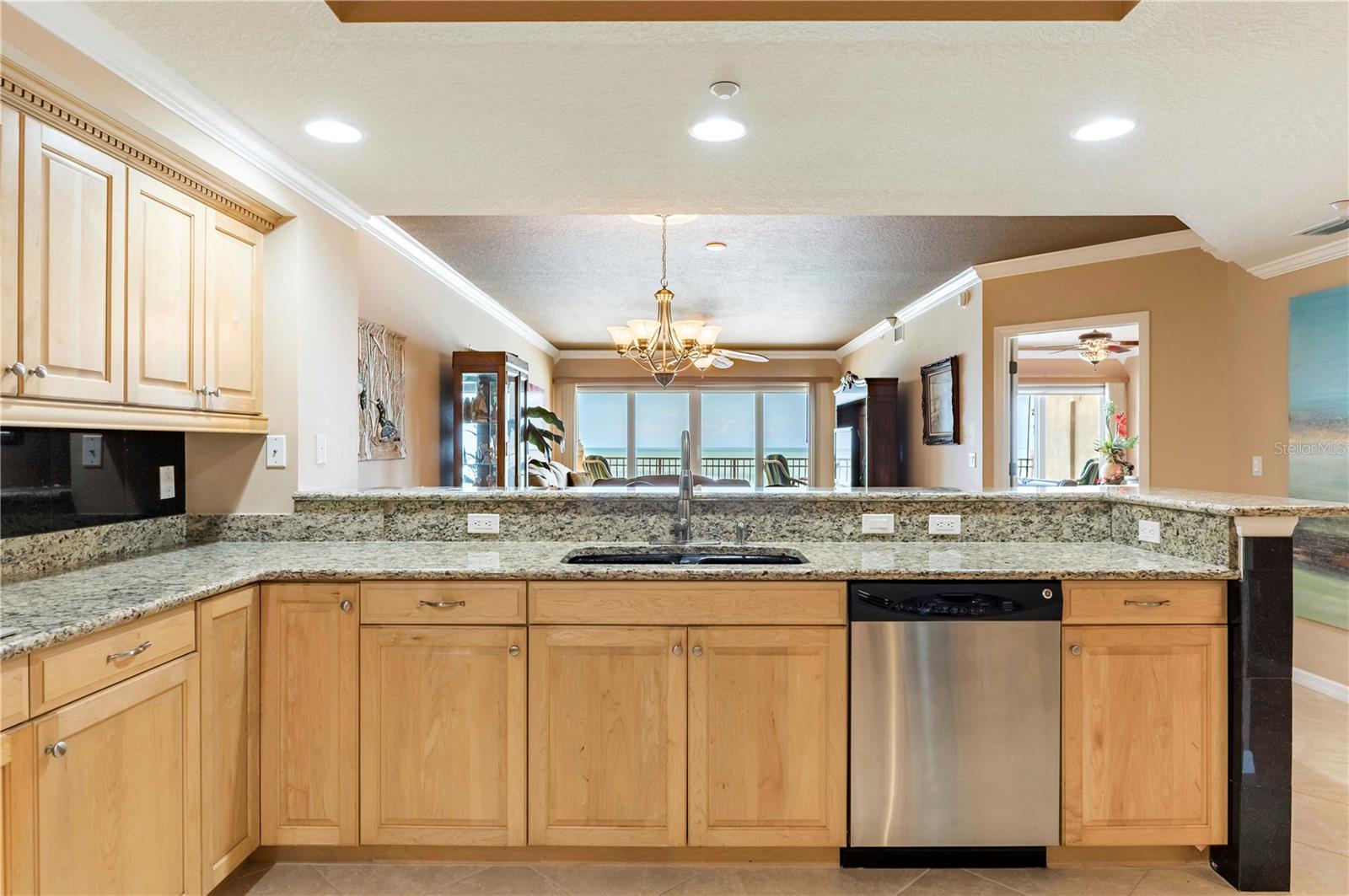 Image 14 of 45 For 17720 Gulf Boulevard A702