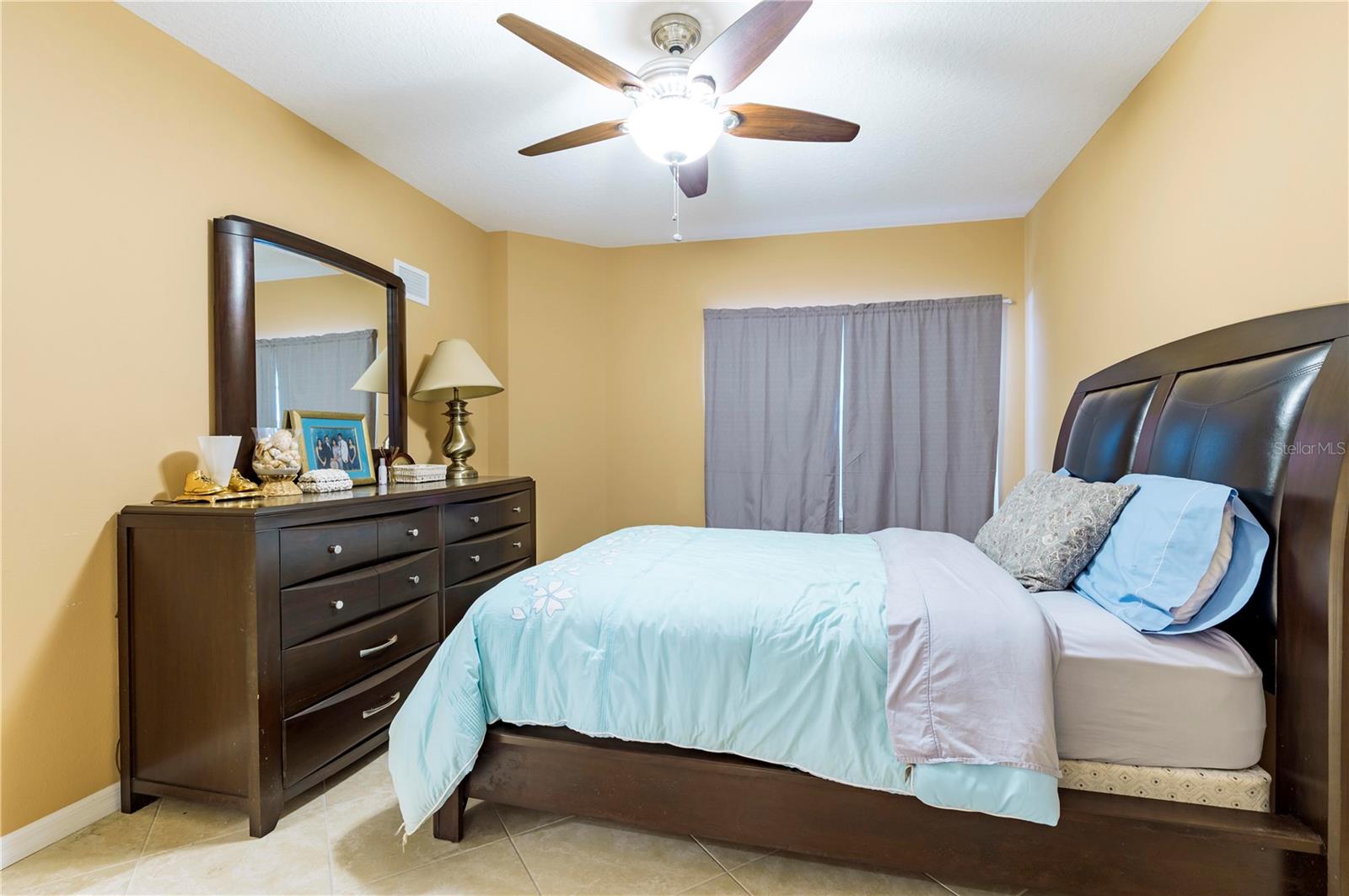 Image 29 of 45 For 17720 Gulf Boulevard A702