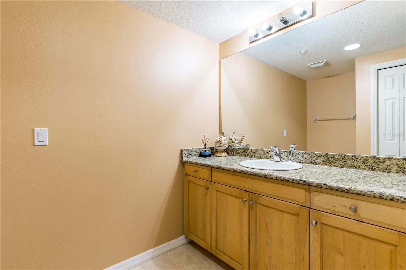 Image 30 of 45 For 17720 Gulf Boulevard A702