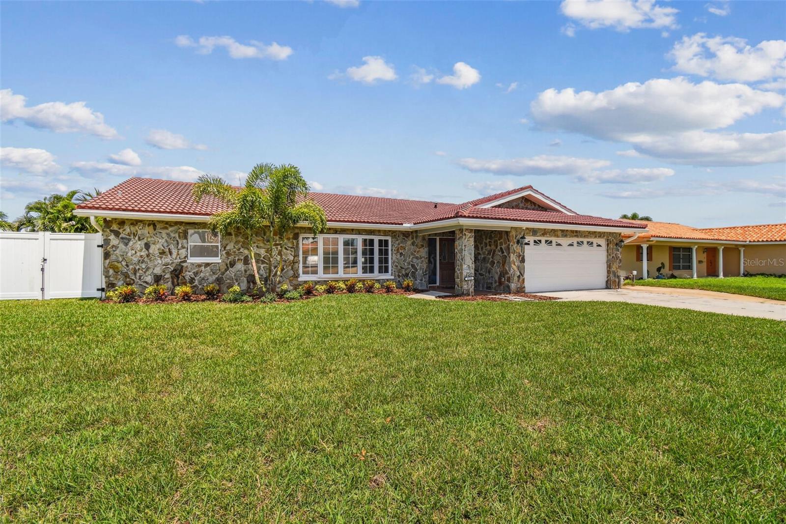 Image 11 of 67 For 4328 40th Street S
