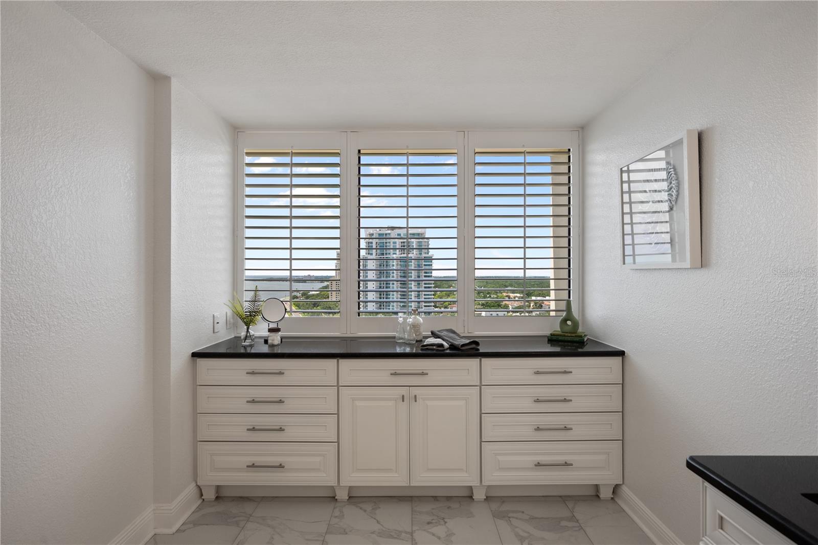 Image 24 of 49 For 3301 Bayshore Boulevard 1908b