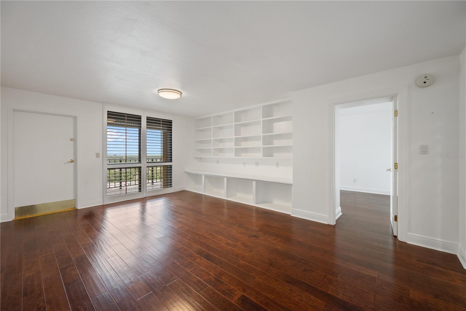 Image 26 of 49 For 3301 Bayshore Boulevard 1908b