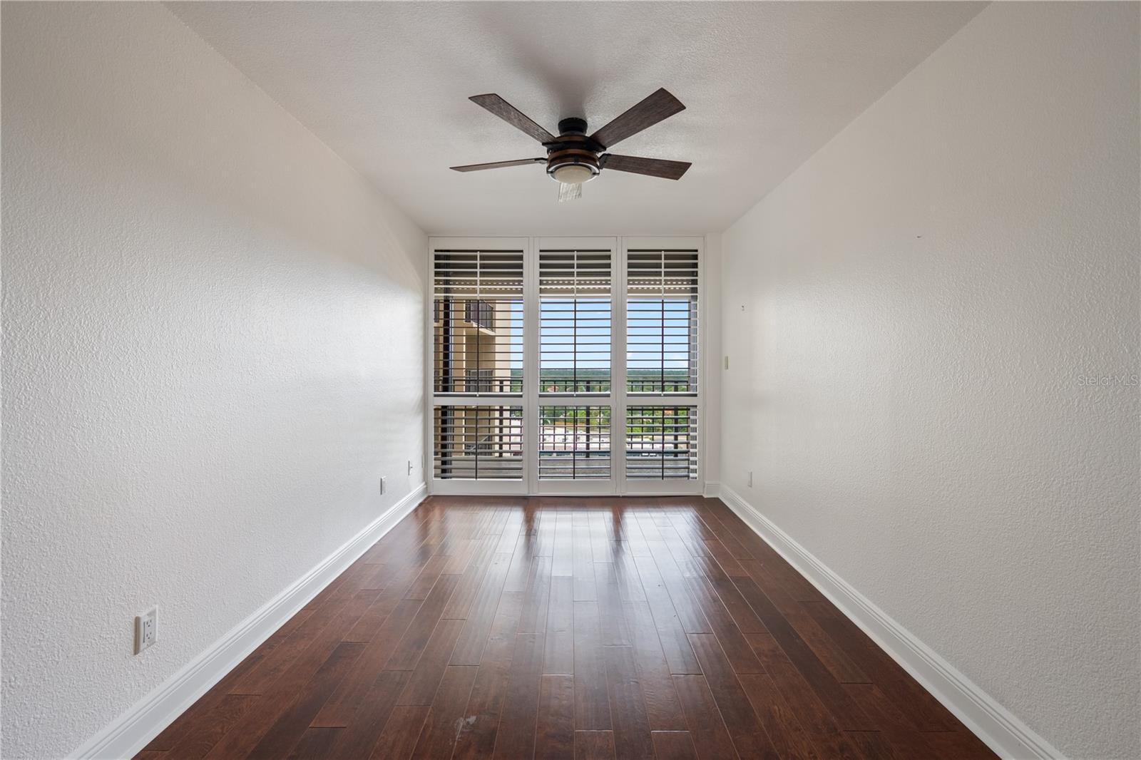Image 28 of 49 For 3301 Bayshore Boulevard 1908b