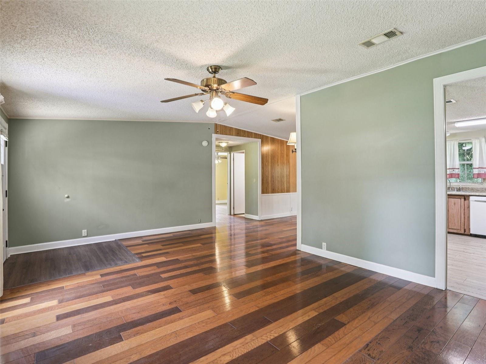 Image 11 of 50 For 26223 Chianina Drive