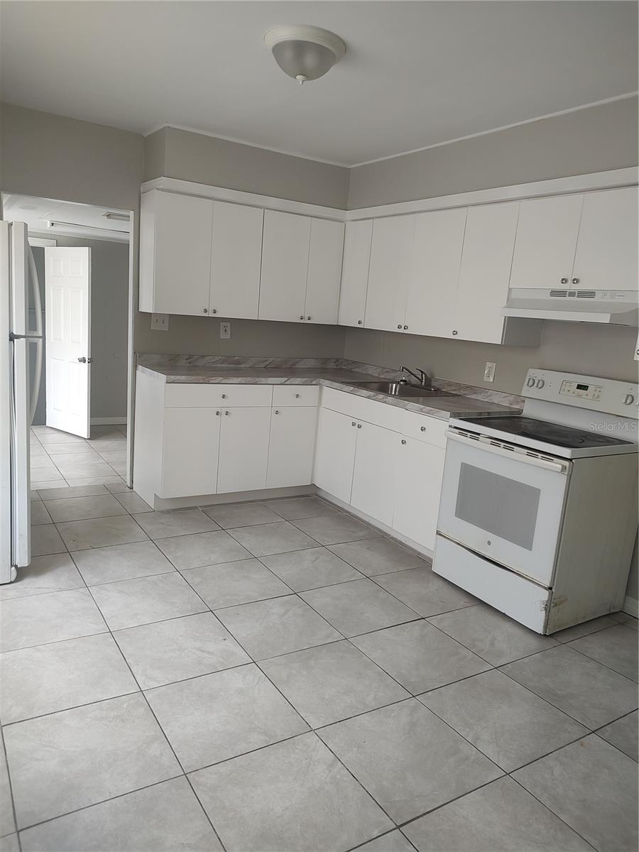 Image 3 of 10 For 4525 Emerson Avenue S