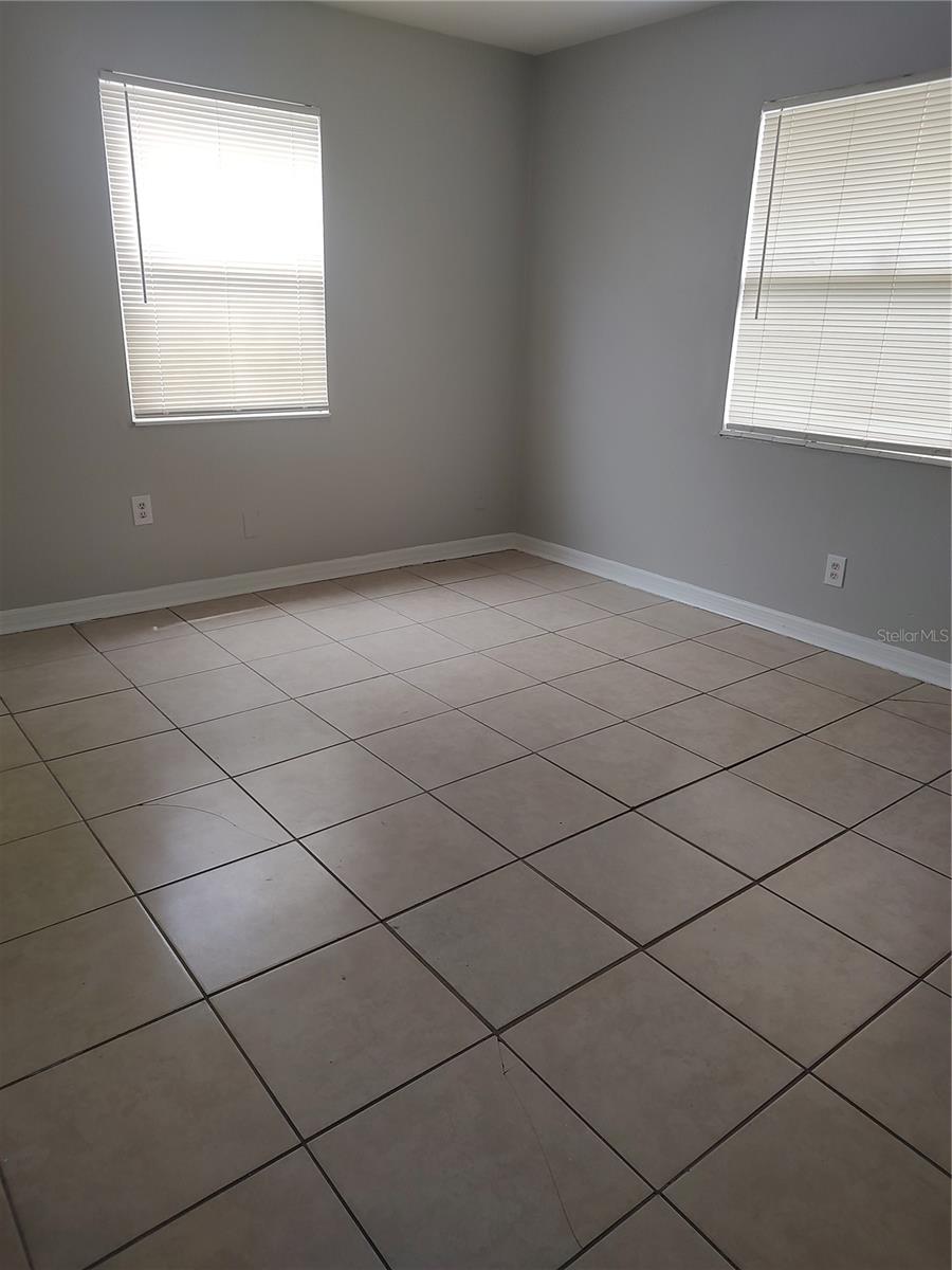 Image 4 of 10 For 4525 Emerson Avenue S