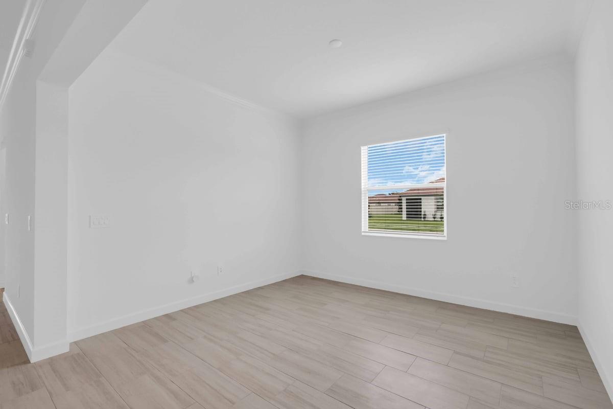 Image 10 of 41 For 17415 Holly Well Avenue