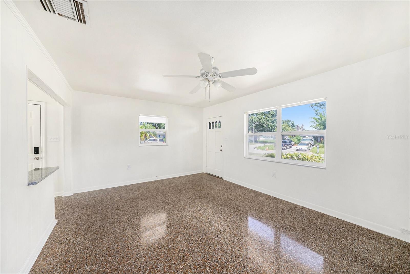 Image 4 of 35 For 4816 Fremont Avenue