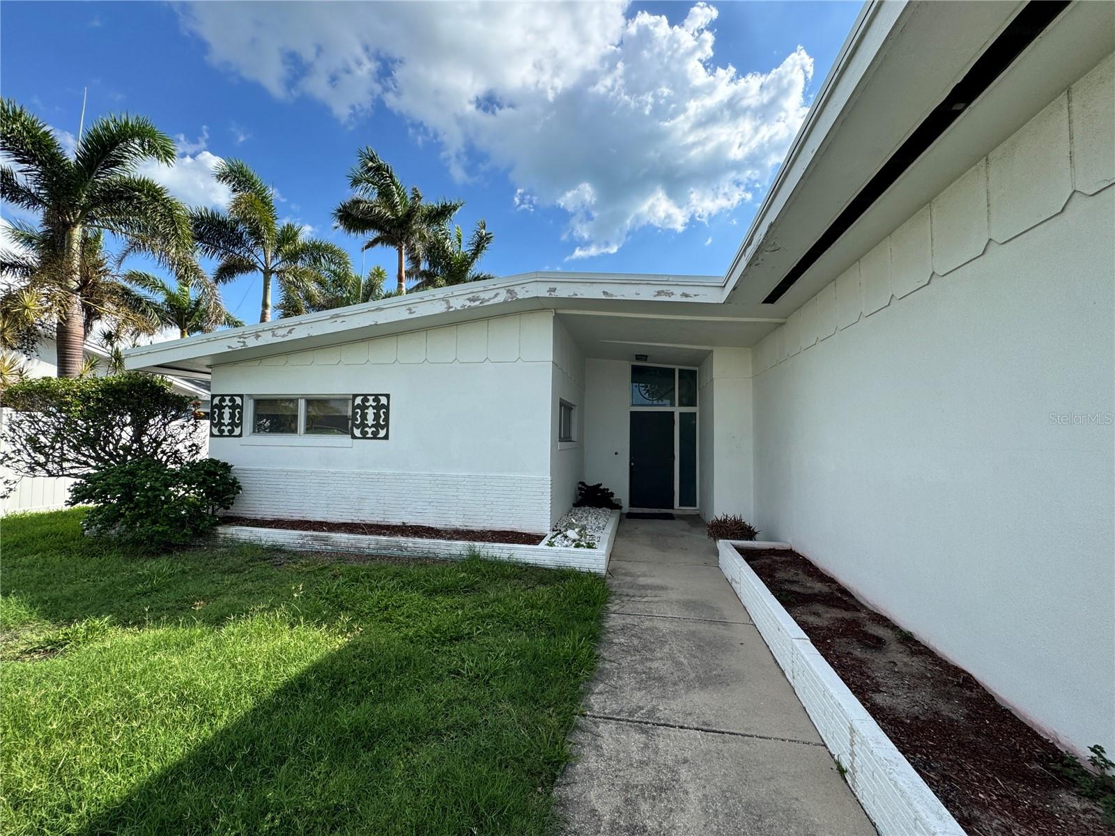 Image 12 of 67 For 11240 6th Street E